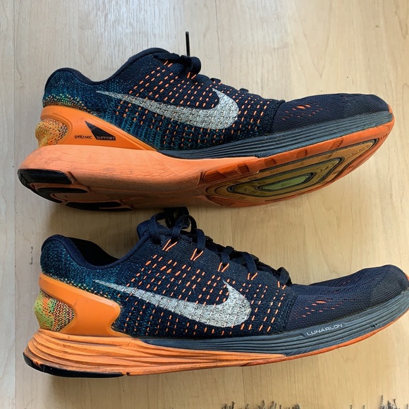 Nike running Men’s Flyknit Lunarglide Shoes.10.5. - Picture 3 of 7